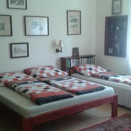 Small House בית הארחה *