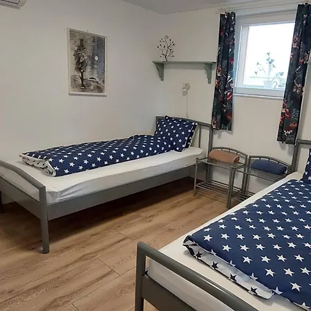 Pensión Small House Kerepes