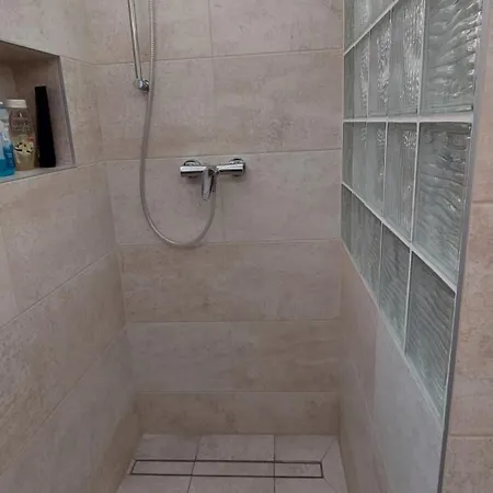 Pensión Small House